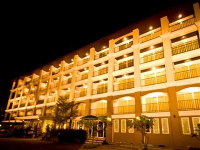 Sinsuvarn Airport Suite