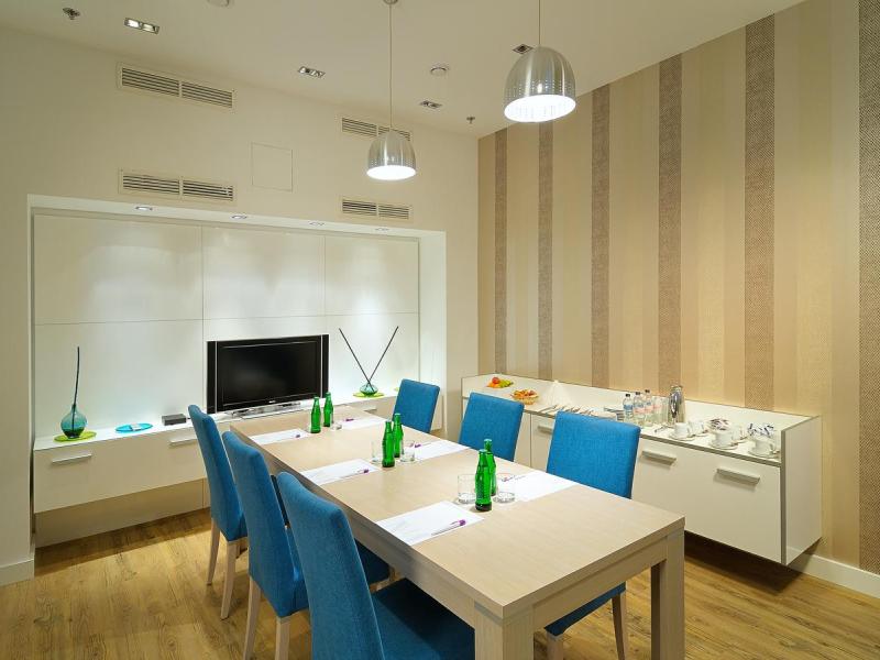 Atrium Fashion Hotel