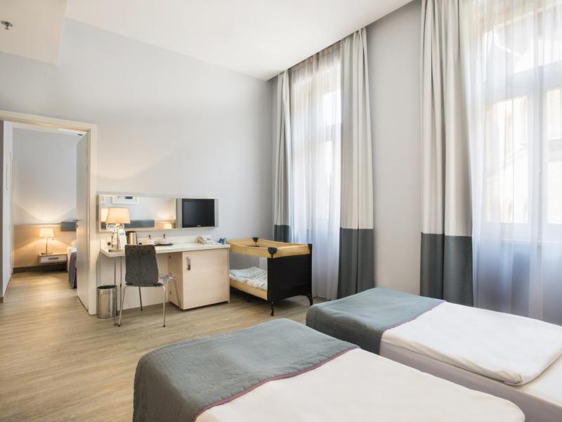 Atrium Fashion Hotel