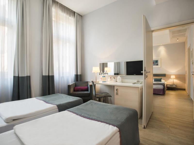 Atrium Fashion Hotel