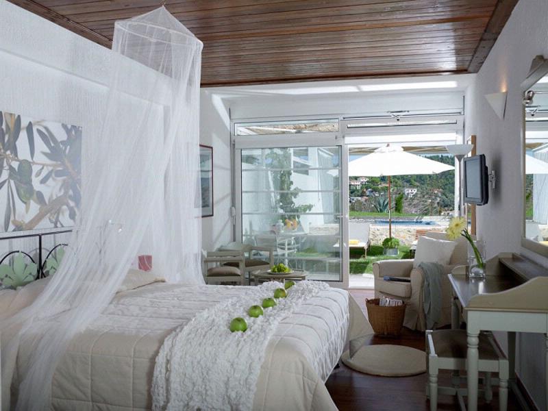 Atrium Hotel