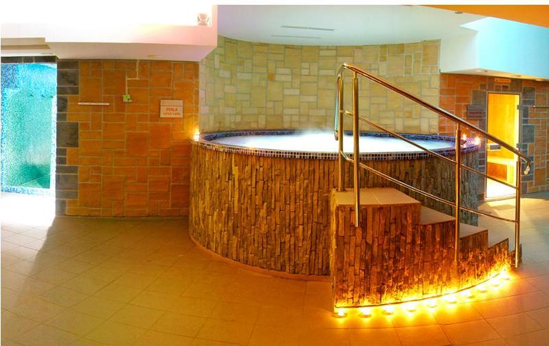 Atrium Hotel