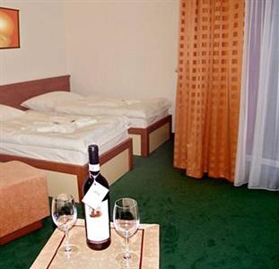 Atrium Hotel