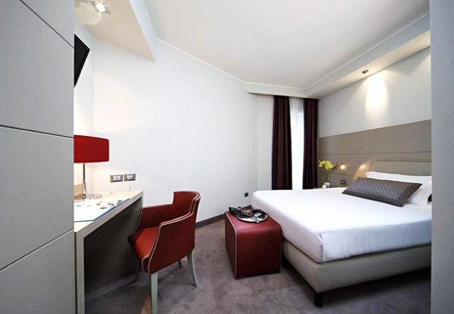 Smart Hotel Holiday