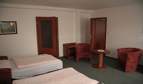 Attic Hotel