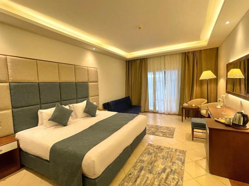 Ivy Cyrene Island Resort