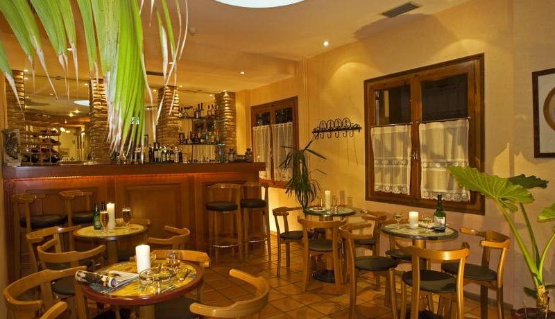 Acropole Delphi Hotel
