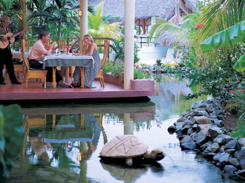 Sol Rio de Luna y Mares Resort