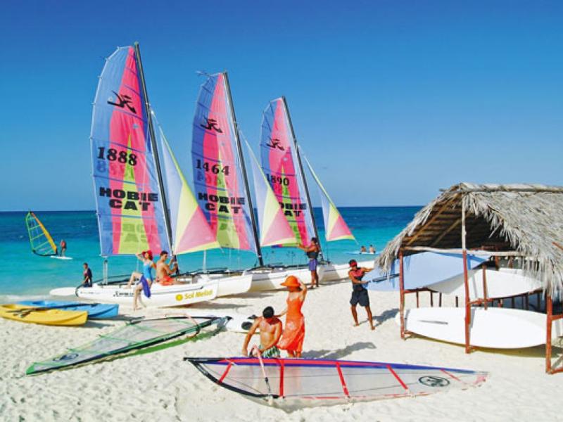 Sol Rio de Luna y Mares Resort