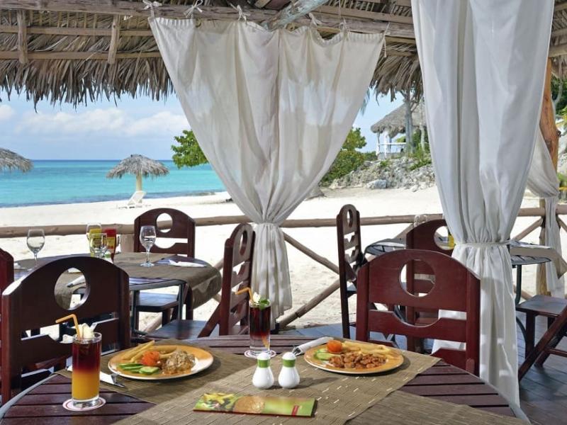 Sol Rio de Luna y Mares Resort