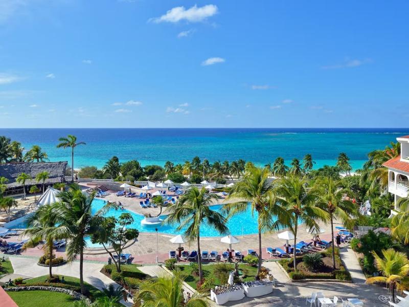 Sol Rio de Luna y Mares Resort