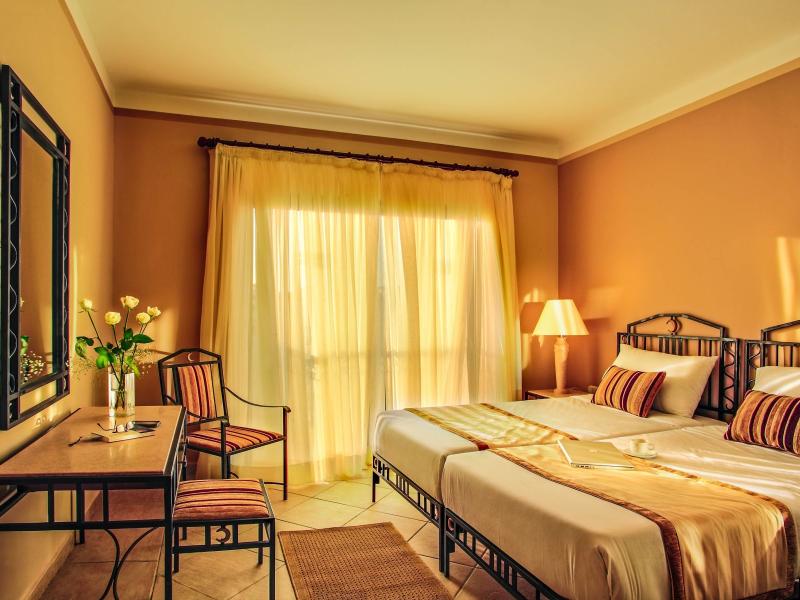 Solymar Ivory Suites