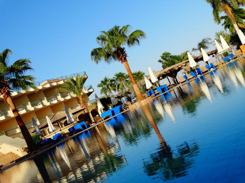 La PLaya Beach Resort