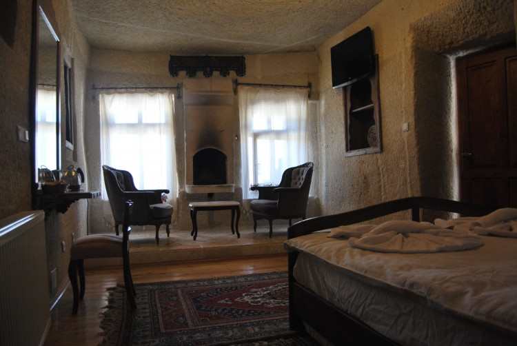 Spelunca Luxury Cave