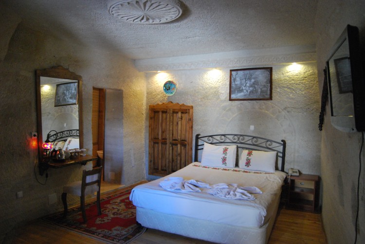 Spelunca Luxury Cave