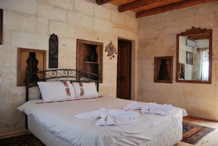 Spelunca Luxury Cave