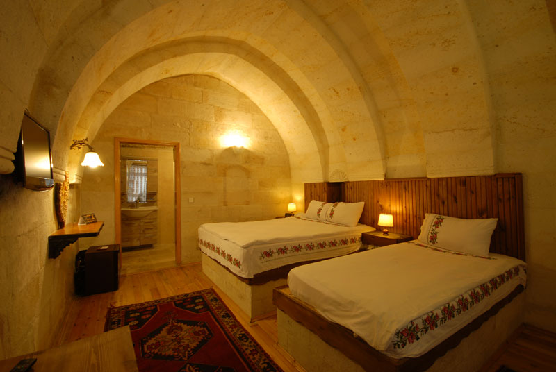 Spelunca Luxury Cave