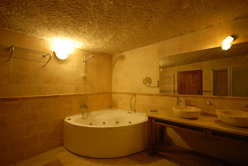 Spelunca Luxury Cave