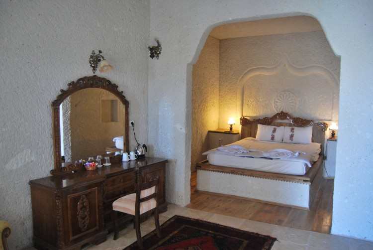 Spelunca Luxury Cave