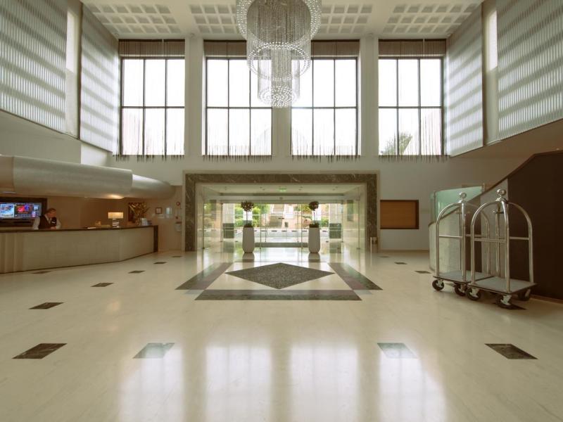 St. George Hotel Spa & Golf Beach Resort