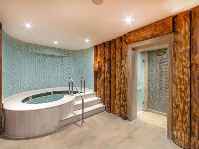 Starlight Resort Hotel