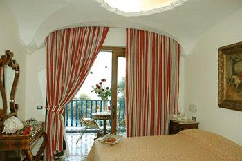 Delfini Strand Hotel Terme