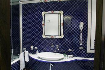 Delfini Strand Hotel Terme
