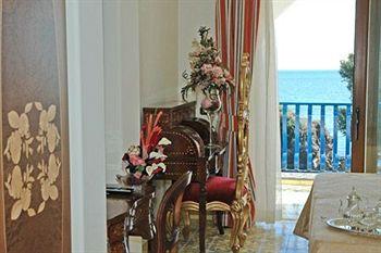 Delfini Strand Hotel Terme