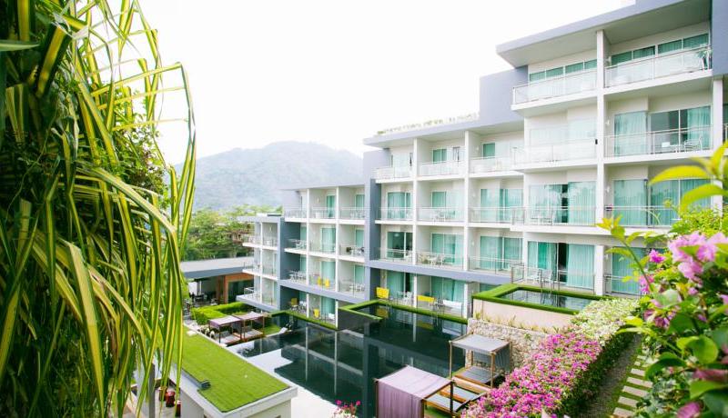 Sugar Palm Grand Hillside