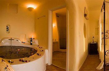 Suites Of The Gods Spa Hotel