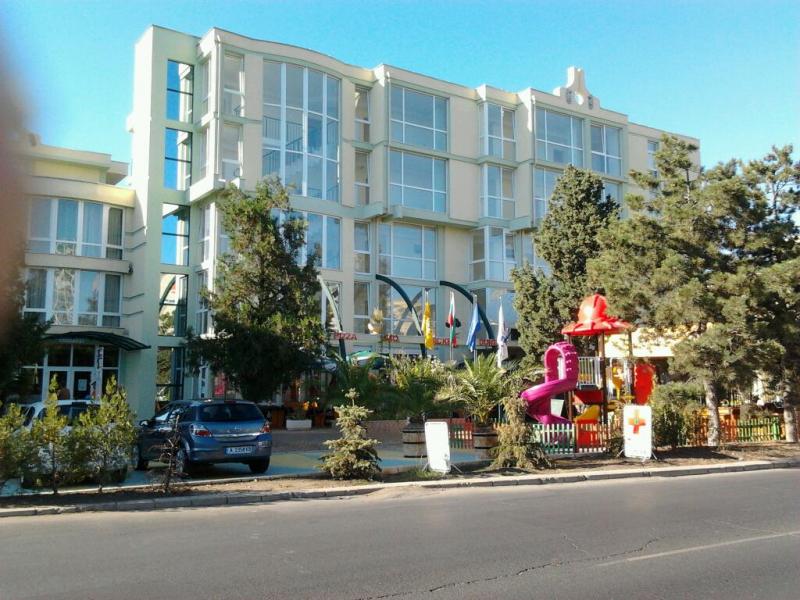 Sunny Day Club Apartments