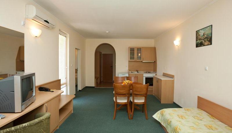 Sunny Day Club Apartments