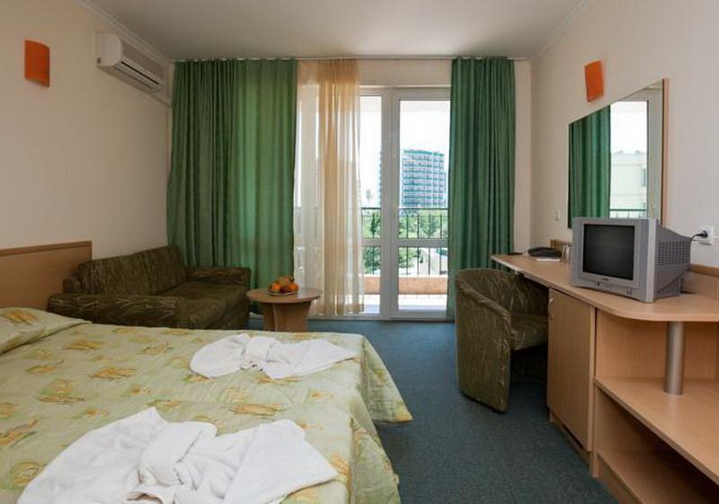 Sunny Day Club Apartments