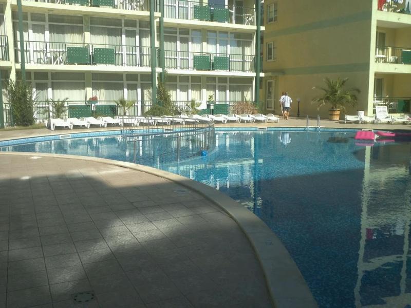 Sunny Day Club Apartments