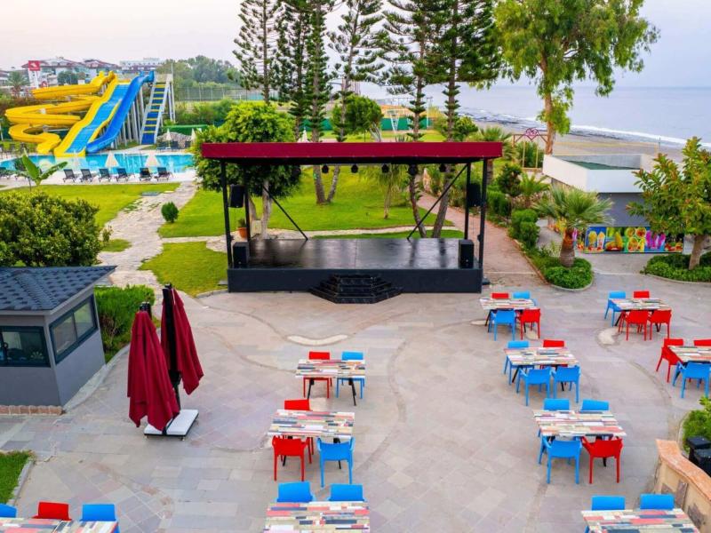 Senza Sunset Beach Hotel
