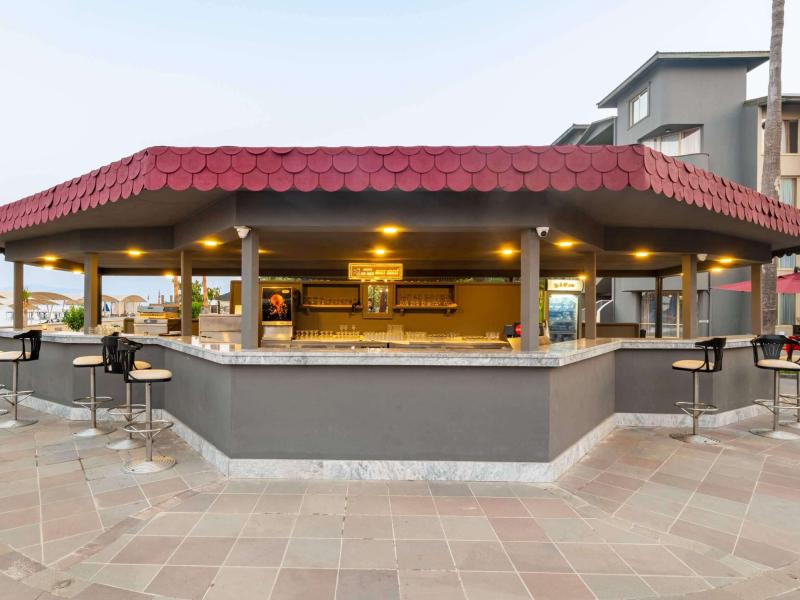 Senza Sunset Beach Hotel