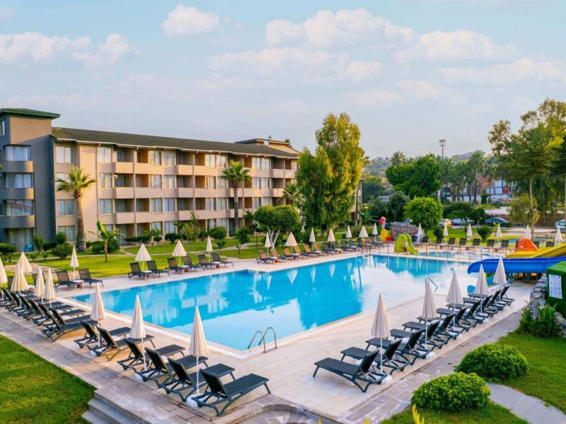 Senza Sunset Beach Hotel