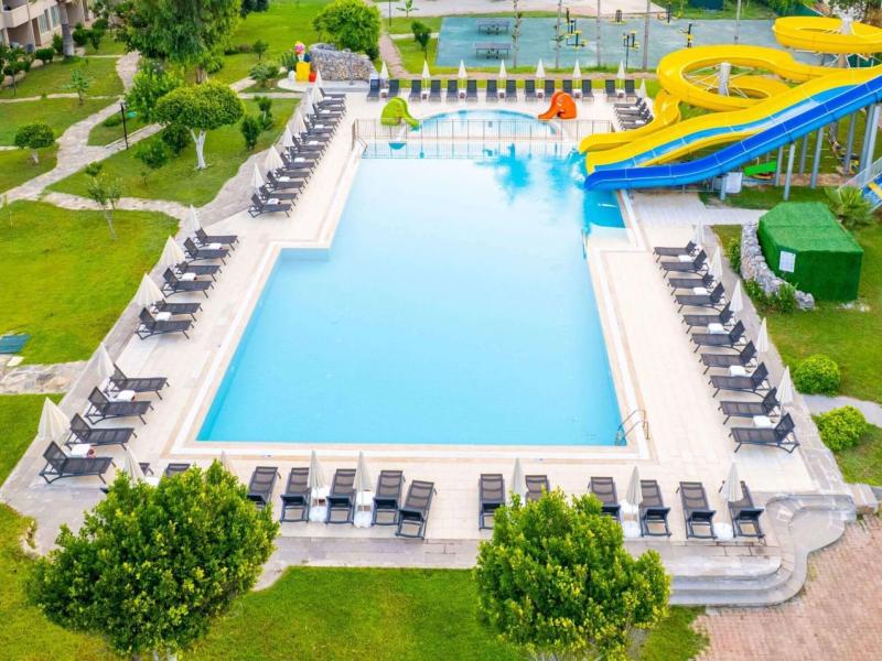 Senza Sunset Beach Hotel