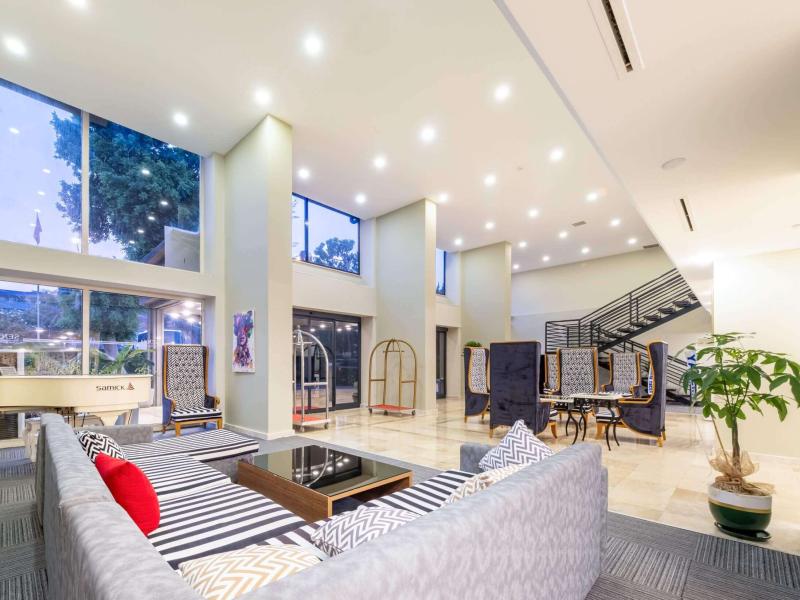 Senza Sunset Beach Hotel