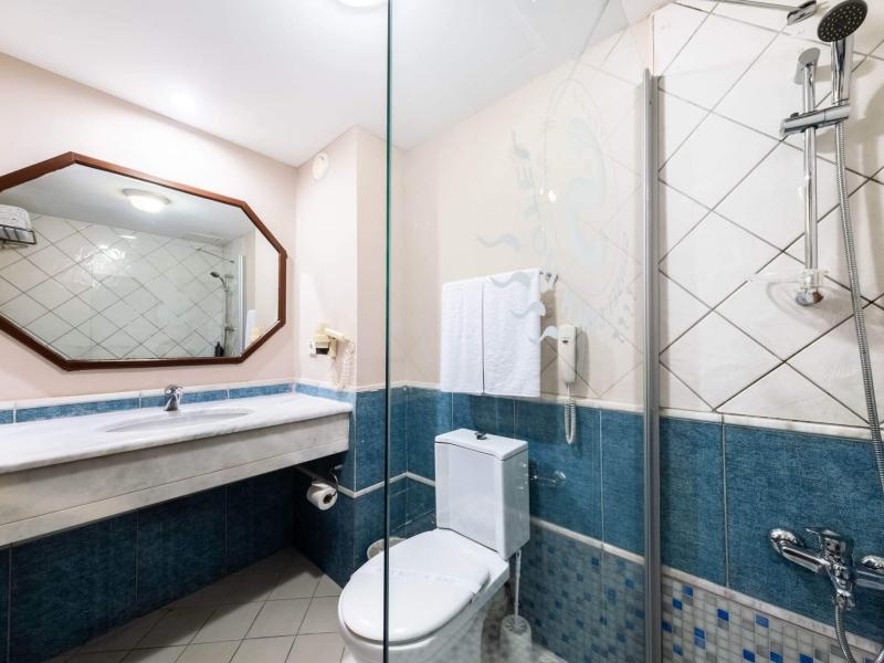 Senza Sunset Beach Hotel