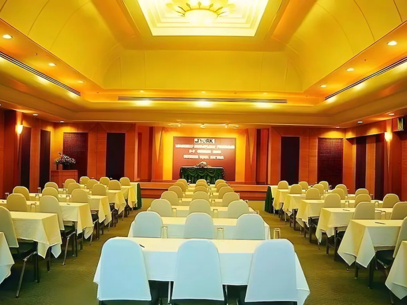 Sunshine Vista Hotel