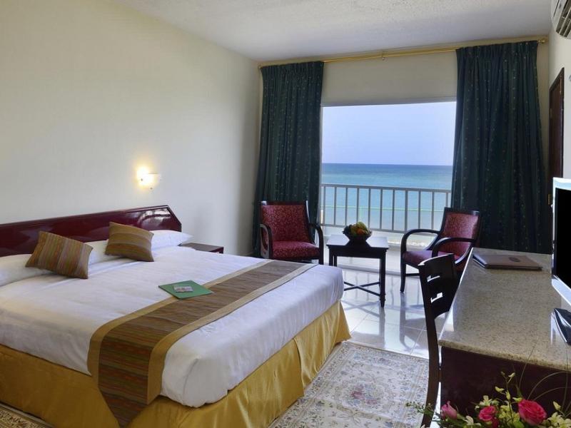 Resort Sur Beach Holiday