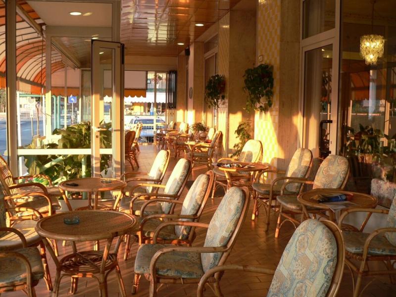 Le Petit Hotel