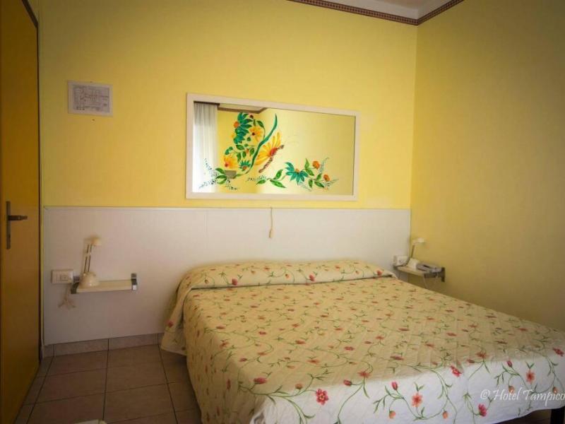 Le Petit Hotel