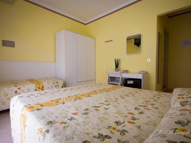 Le Petit Hotel