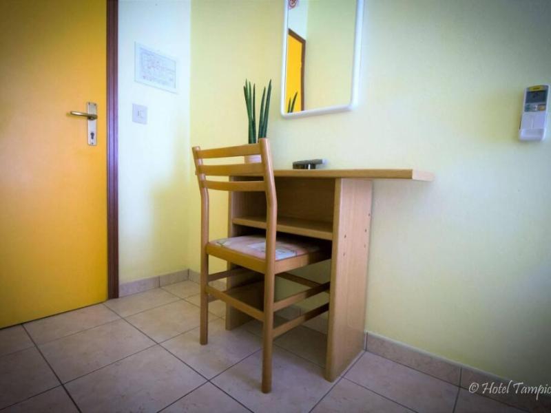 Le Petit Hotel