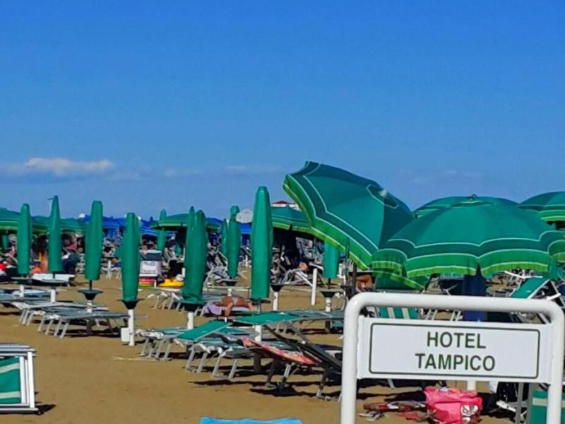 Le Petit Hotel