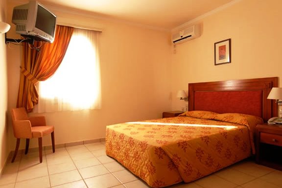 Avantis Suites Hotel