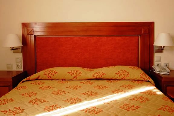 Avantis Suites Hotel