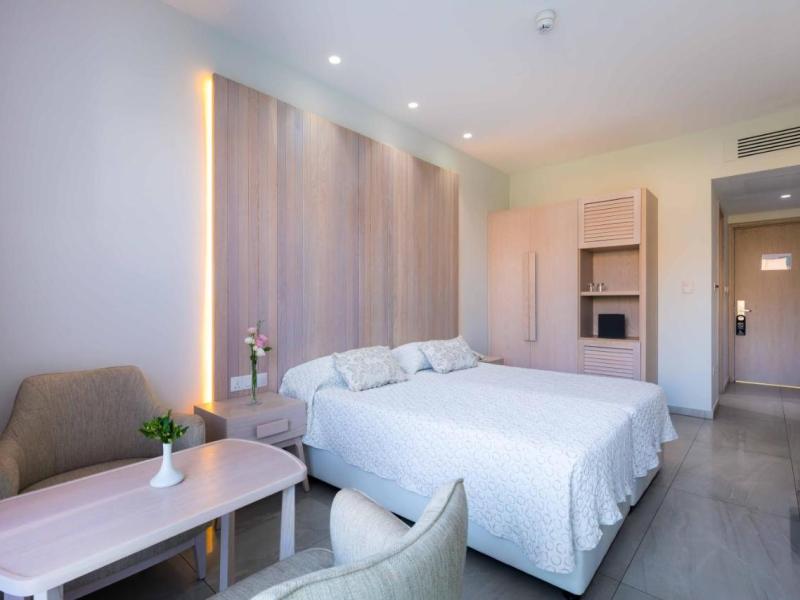 Tasia Maris Beach Hotel & Spa